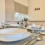 Cenisio 12 דירה *
