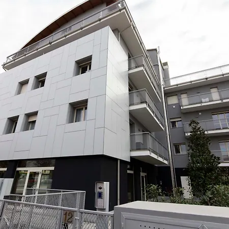 Apartment Cenisio 12 *