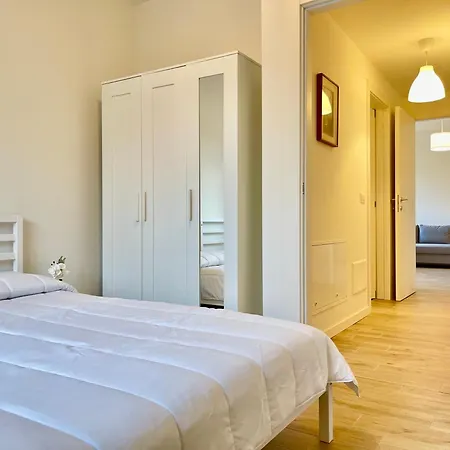 Apartament Cenisio 12 *